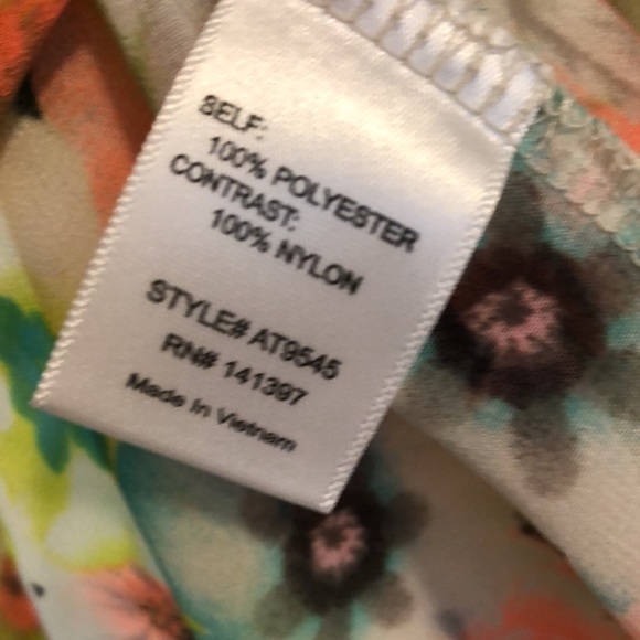 ASTR lace trim floral blouse - Picture 6 of 6